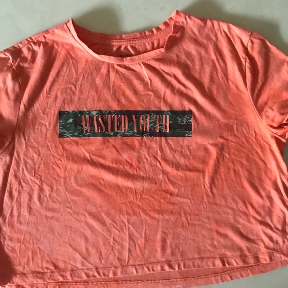 Women’s Cropped Tie dye Tshirt - Picture 7 of 14